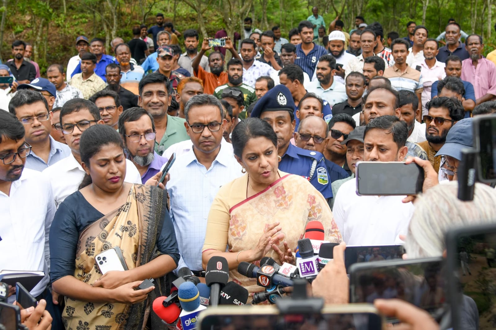 হাতি-মানুষ দ্বন্দ্ব নিরসনে সরকার স্থায়ী সমাধানের পথে কাজ করছে: পরিবেশ উপদেষ্টা